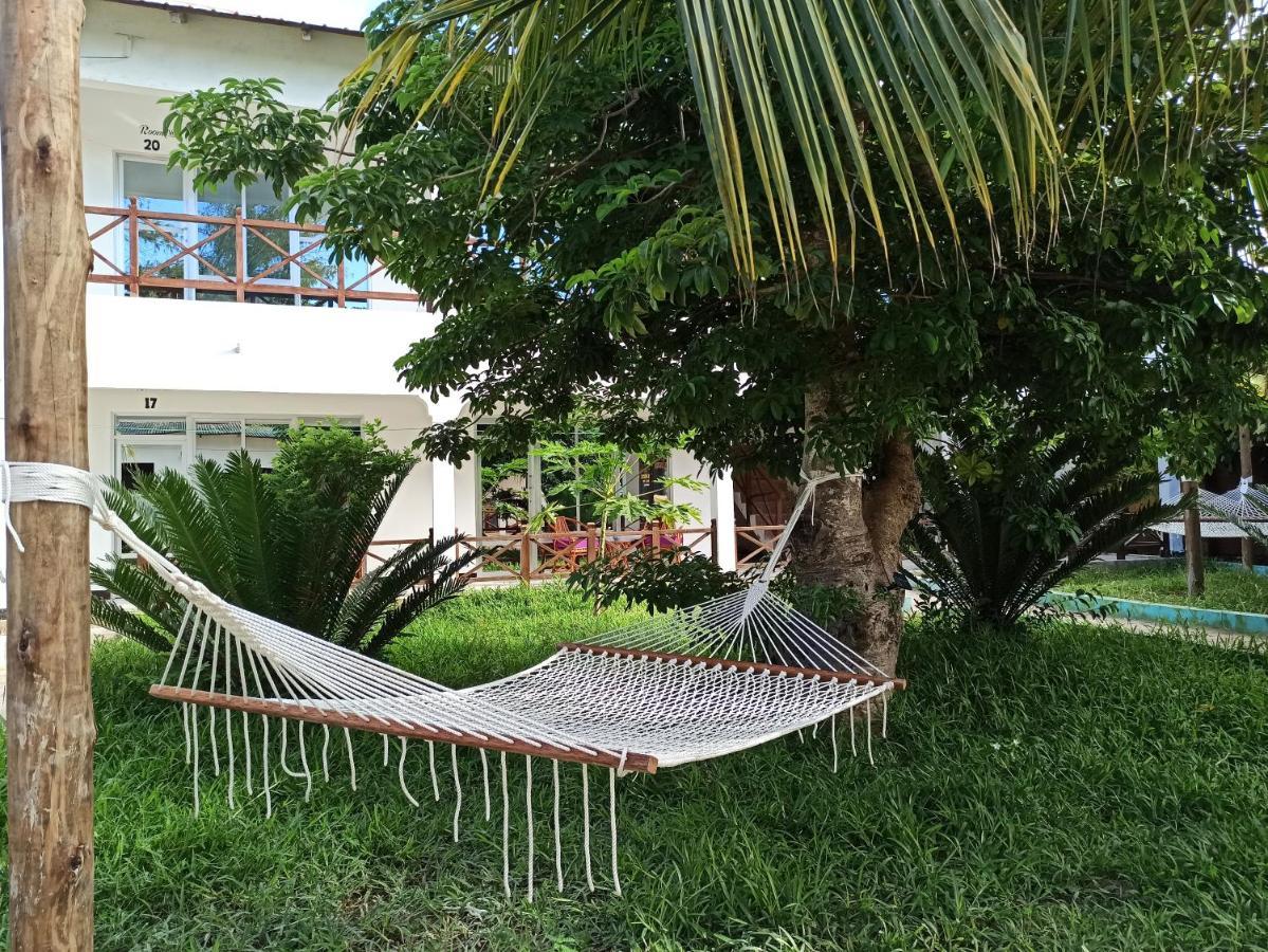 Cocolala Beach House Nungwi Esterno foto